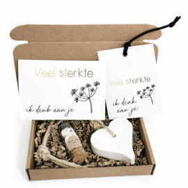 Ik denk aan je cadeau | Brievenbus cadeau veel sterkte