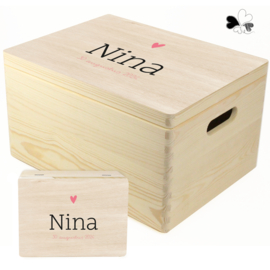 Houten herinneringsdoos Hartje met houten achtergrond
