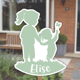 Geboortebord tuin | Silhouette van grote zus met zusje *Kies je kleur!*