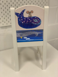 Stoeltje handgeschilderd walvis