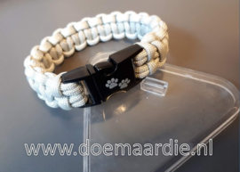 Paracord bracelet met pootjes sluiting