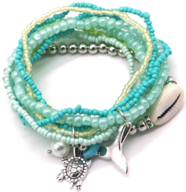 Fijne glaskralen armbanden met verschillende bedeltjes, 9 stuks