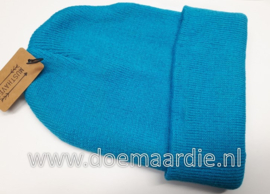 Mooie muts fijn gebreid, turquoise blauw