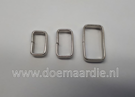 Brede afgeronde passant, metaal. 20 mm doorvoer