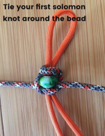 Pam Soldoff, Paracord, enkel voet band.