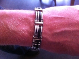 Brede edelstaal armband met rubber