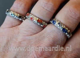 Ring met pootjes en strass, diverse kleuren