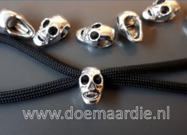 Skull, schedel, doodshoofd, horizontaal gat, 4,6 mm