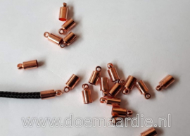 Metalen koord eind met oogje. rose gold,  3,5 mm. Per 20