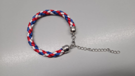 Mooi armbandje met de Nederlandse kleuren!