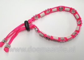 Tekenhalsband fel roze,  28 cm, type 1 met vlinders