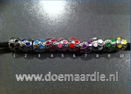 Pootjes, gekleurd, ronde vorm. Fuchsia roze,  gat 5,8 mm