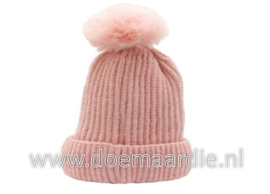 Muts, roze, met voering en pom pom