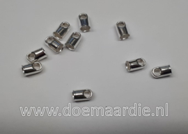 Eindkapje met oogje per 10 stuks. 3 mm