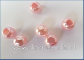Kunststof kralen, licht roze. (+/-50), gat 5 mm