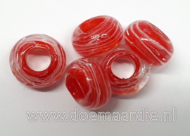 Glaskraal, rood met wit, gat 6 mm