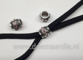 Barrel kraal, zilverkleurig met roze strass steentjes, gat 5,5 mm