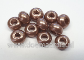 Kraal, goud bruin, glans. Per ong 20, gat 5,6 mm