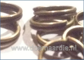 Split ringetje, dubbele ringetje, oud brons. binnen 6 mm  (ong.135)