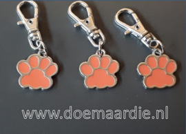 Hanger, penning voor hond of kat, 9 kleuren.