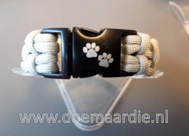 Paracord bracelet met pootjes sluiting