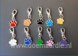 Hanger, penning voor hond of kat, 11 kleuren.