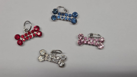 Bot, bone, met strassMet mooi fonkelend strass