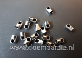 Eindkapje met oogje per 48 stuks. 3mm