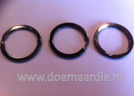 Sleutelhanger. 30 mm binnen. Gun metal