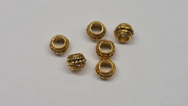 Kleine kraaltjes, goudkleur, metaal, gat 4 mm per 6