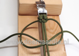 Het maken van een armband met de cobra (weitas) knoop