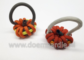 Halloween pompoen maken van paracord