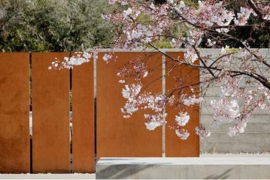 Cortenstaal tuinwand/muur 'Sotto'  300x15x135 cm