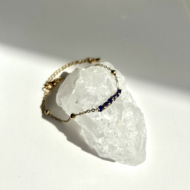 ARMBAND BLAUWE STEENTJES - GOLD PLATED