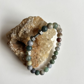 ELASTISCHE ARMBAND MET NATUURSTENEN EN DUMBELL