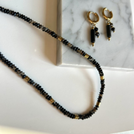 KETTING MET NATUURSTENEN ZWART  - GOLD PLATED