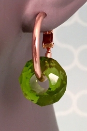 Creool van rosé goud met groene Crystal 0245