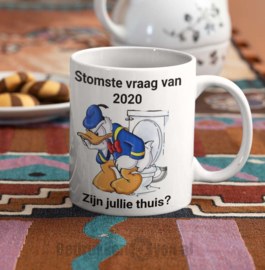 Mok  met tekst en Donald Duck: Stomste vraag van 2020
