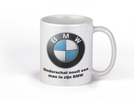 Mok BMW - onderschat nooit een man / vrouw...BMW