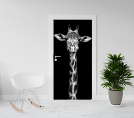 Deurposter - deursticker Giraffe op zwarte achtergrond