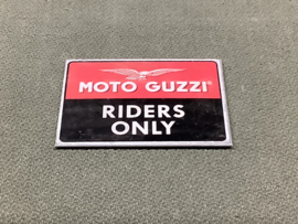 Moto Guzzi Magneet, rijders slechts 6x8 cm