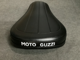 Moto Guzzi Zitting enkel, met veren - V7 700