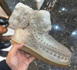 Winter boots goud