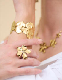 Ring Met Grote Platte Bloem