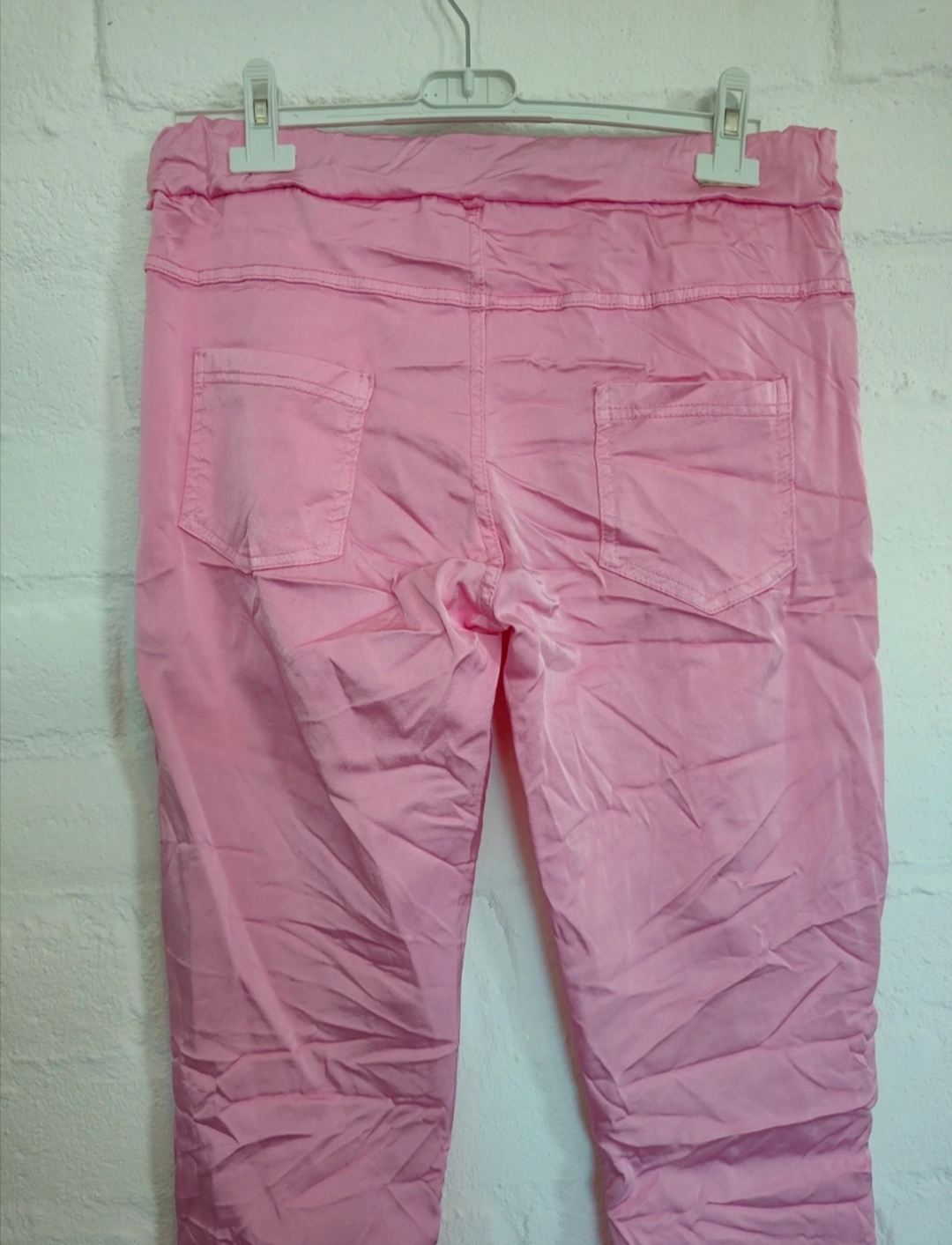 Roze Stretch Broek Met Glanslaagje