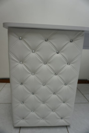 LS Beauty Manicure Tafel Met Afzuiging - Chesterfield Gecapitonneerd Wit Met Strass Steentjes