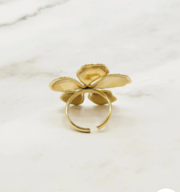 Ring Met Grote Bloem
