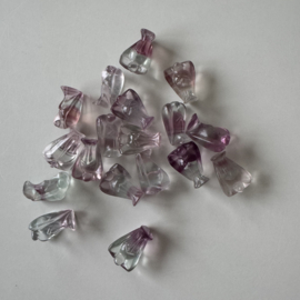 Tiny engeltje van fluoriet - multi colour licht