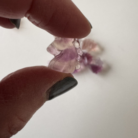 Tiny eenhoorntje van fluoriet - zacht violet/roze