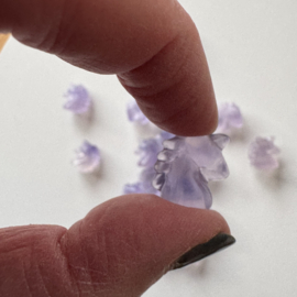 Tiny eenhoorntje van fluoriet - lavendel licht